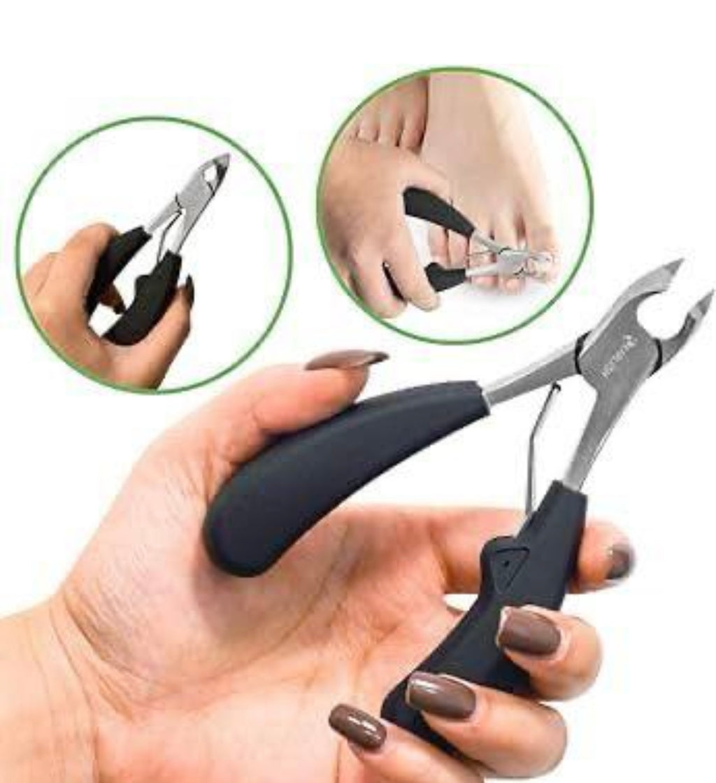 Nail scissors